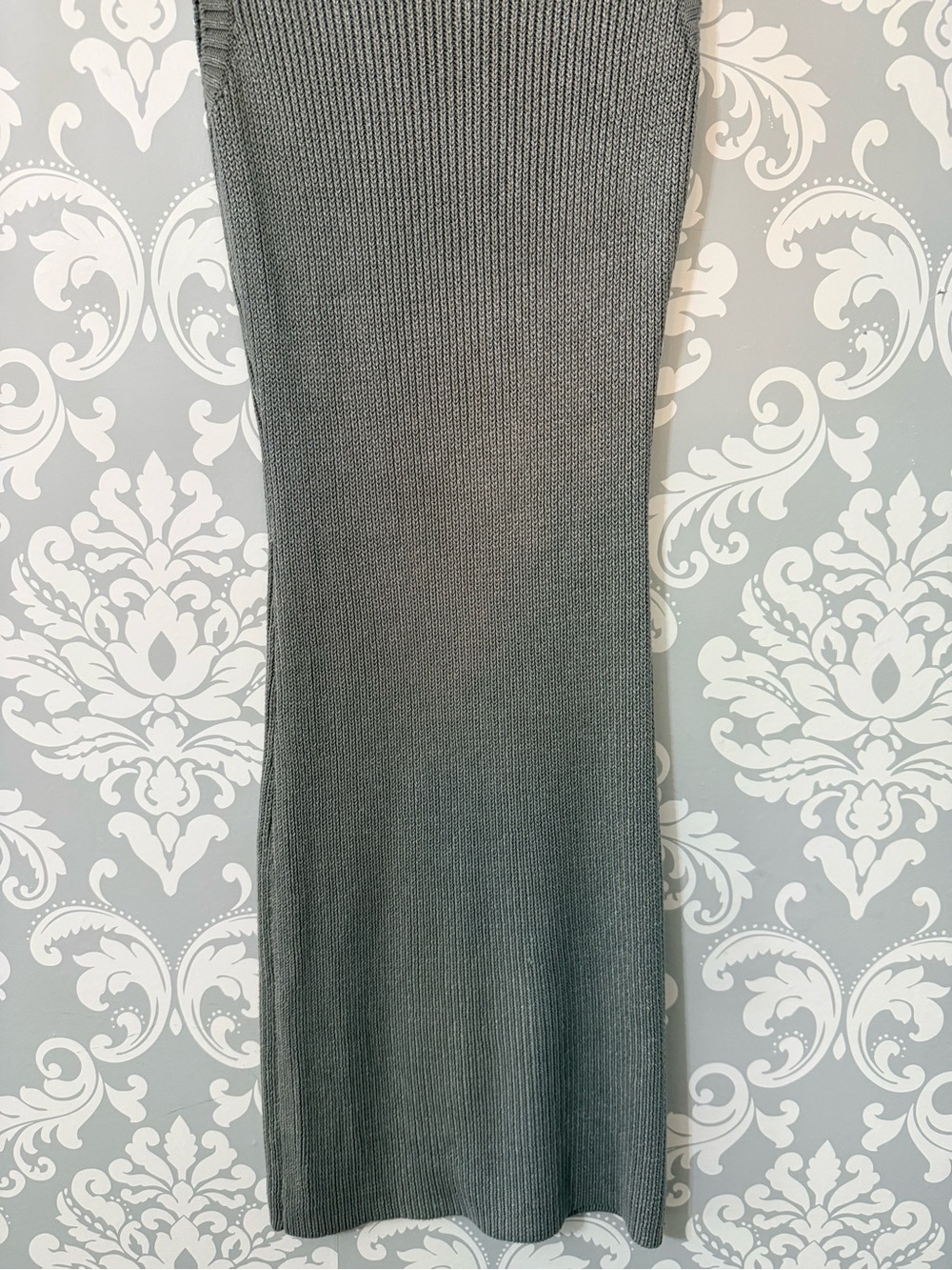 💫2/$25 • Dynamite Sleeveless Gray Knit Midi Dress - Picture 3 of 4